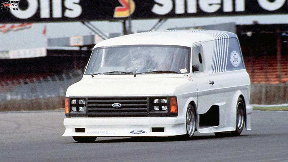 Den total irren Ford Transit Supervan 1 von 1971 haben wir nicht in diese Galerie aufgenommen, weil er technisch nicht unseren Anforderungen entspricht. Statt eines F1-Motors hatte er einen vom Sieger der 24 Stunden von Le Mans inspirierten Motor: den GT40.

Sein Nachfolger, Jahrgang 1984, verwendet jedoch einen ...