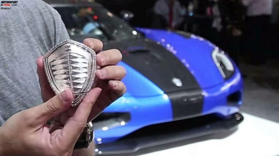 Koenigsegg Platin-Schlüssel: Der normale Koenigsegg-Schlüssel mit seiner Form irgendwo zwischen Schild und Wappen ist an sich schon ein attraktives Stück Öffnungskultur. Aber diese diamantbesetzte Platin-Spezialanfertigung ist der Inbegriff der Auto-Zubehör-Opulenz. Preis: geschätzte 250.000 Dollar (entspricht einem neuen Ferrari 488).