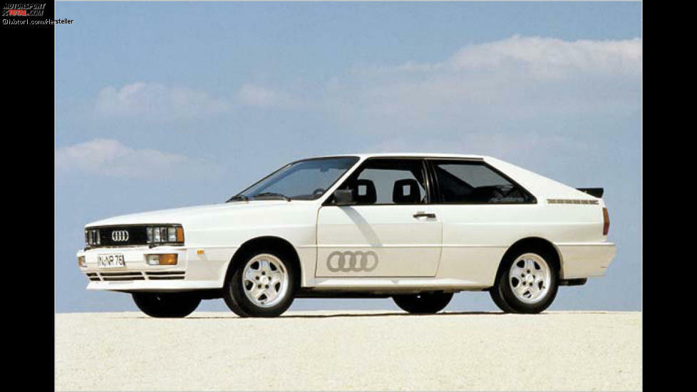 Audi Quattro: Mit einem Paukenschlag startete Audi in die Achtziger: Auf dem Genfer Salon im Frühjahr 1980 wurde der Quattro präsentiert. Sein Name war Programm, dank des Allradantriebs sorgte der zunächst 200 PS starke Quattro besonders in der Rallye-WM für Furore. Ein paar Jahre später hielten modische LED-Instrumente Einzug ins Cockpit