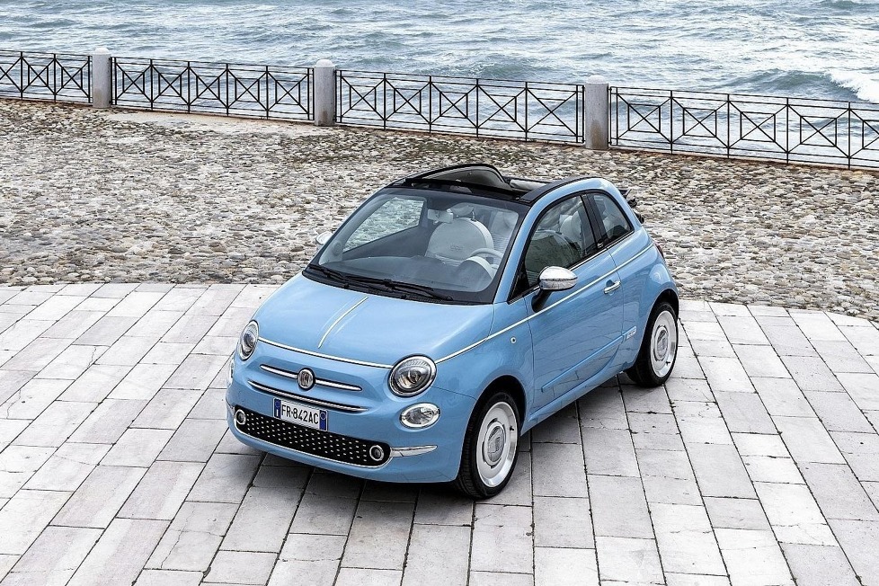 Anlässlich des 60-jährigen Jubiläums des FIAT 500 Jolly präsentiert Fiat das Sondermodell 500 Spiaggina '58