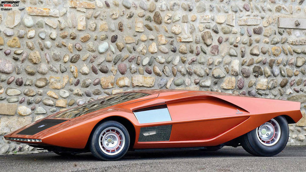Lancia Stratos Zero Concept: Über die 84 Zentimeter Höhe dieses Prototyp aus dem Jahr 1970 hörten wir, dass das Konzept eine große Attraktion für die Mitarbeiter der Marke wurde, die Spaß daran hatten, mit dem Lancia unter die Fabrikschranken zu huschen.