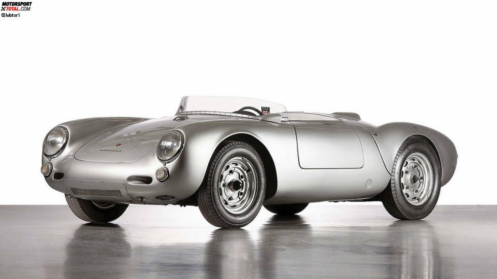 Porsche 550 Spyder: Der 1953 auf den Markt gebrachte Porsche 550 Spyder wurde durch James Dean zur Legende. Unter dem Blech arbeitete ein 1,5-Liter-Vierzylinder-Boxermotor mit 110 PS. Für heutige Verhältnisse nicht viel, aber der Porsche wog nur namensgebende 550 Kilogramm. Seine Höhe? 98 Zentimeter.