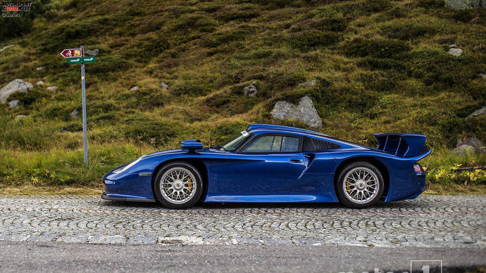 Porsche 911 GT1: Wenn wir über den Porsche 911 GT1 sprechen, müssen wir uns auf die 544 PS starke Straßenversion konzentrieren, von der nur 25 Einheiten hergestellt wurden. Seine Höhe? Nur 1,14 Meter, also gibt es keine Mautstelle, die Sie aufhalten kann.