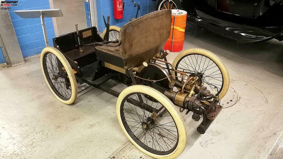 500 Kubikzentimeter Hubraum und vier PS: Im Jahr 1896 konstruierte Henry Ford sein erstes Auto, das Quadricycle, welches aber nicht in Serie ging. Das Original steht natürlich im großen Ford-Museum in Dearborn (USA).