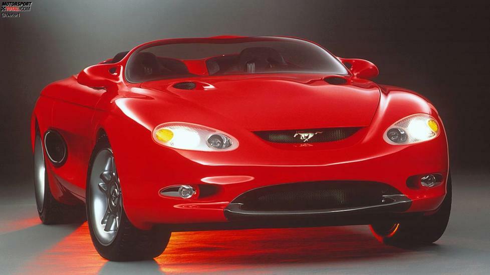 Ford Mustang Mach III Concept (1992): Der Mach III von 1992 war von Ford als Ausblick auf das Design der vierten Mustang-Generation gedacht, die 1994 auf den Markt kam. Ganz so rundlich geriet das Serienmodell aber nicht, auch die flache Frontscheibe und das Zweisitzer-Layout blieben im Schrank.