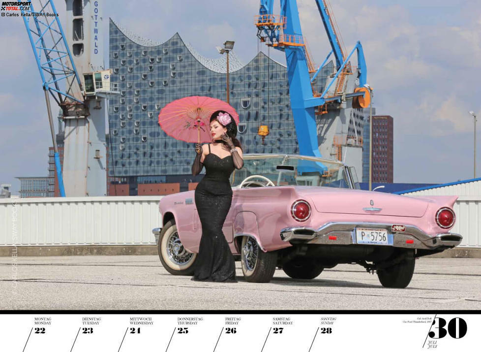 Girls & legendary US-Cars 2019, Woche 30: Acid Doll an einem Ford Thunderbird von 1957