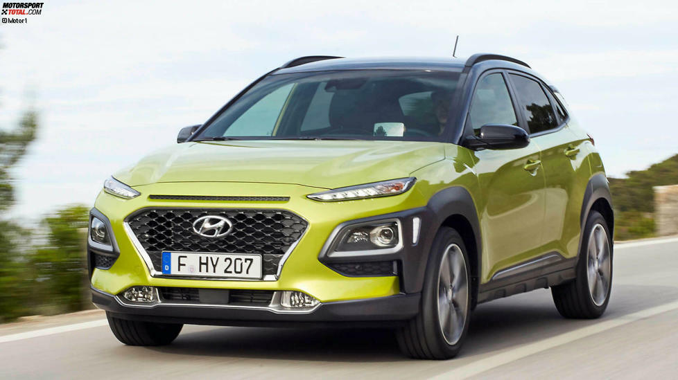 #11 Hyundai Kona 1.0 T-GDI 2WD: 
Hyundai und Kia bilden einen Konzern, dennoch nutzen Kia Stonic und der 4,16 Meter lange Hyundai Kona unterschiedliche Plattformen. Wer sich mit seiner Optik anfreunden kann, hat bei einigen Versionen die Option eines Allradantriebs. Los geht es aber mit Frontantrieb und 120 Turbo-PS für 17.500 Euro