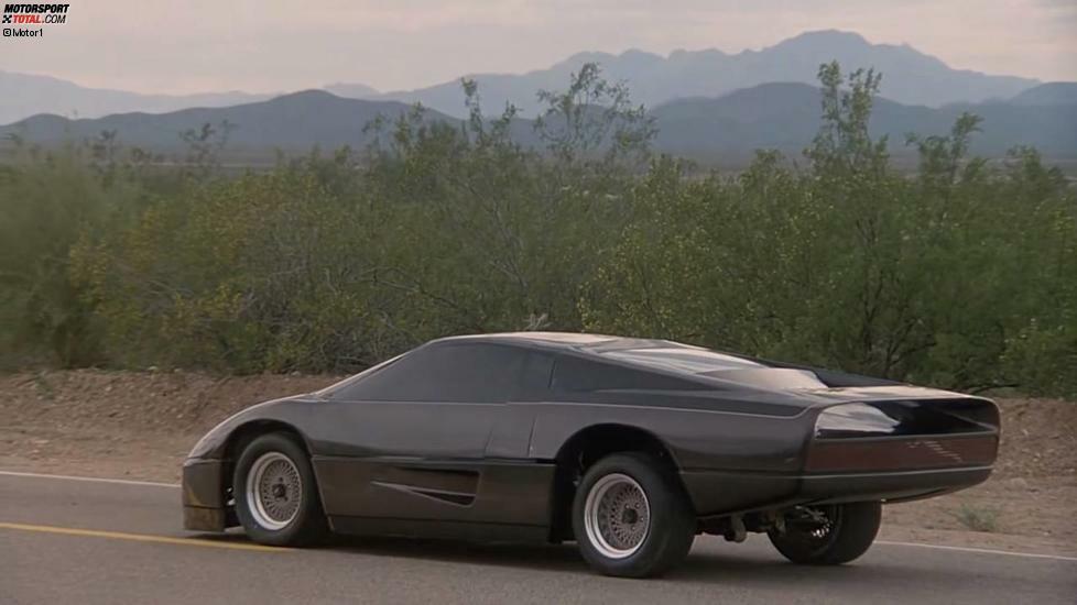 Der Turbo Interceptor aus Interceptor: Ein junger Charlie Sheen tötet böse Kerle mit einem futuristischen Auto: typisch 80er-Jahre. Der Turbo Interceptor macht einen großen Teil der Faszination des Films aus. Er ist eigentlich ein voll funktionsfähiger Prototyp eines Dodge M4S mit 2,2-Liter-Biturbo-Vierzylinder-Mittelmotor von 1981