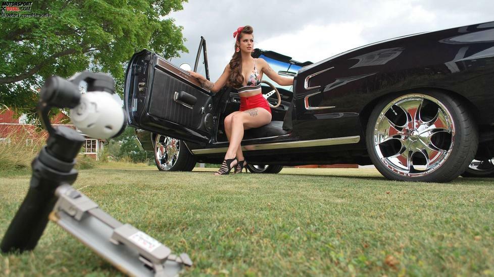 Laura in einem Dodge Coronet von ETS Gewinner Johan Eriksson