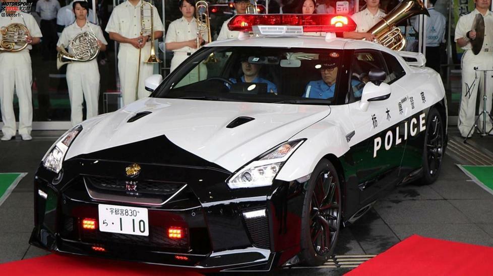 Nissan GT-R (Japan): Dieser Nissan GT-R wurde der japanischen Polizei gespendet. Genauer gesagt: den Beamten der Präfektur Tochigi. Berichten zufolge soll der GT-R einige Patrouillenfahrten durchführen, aber auch Teil von Veranstaltungen zur Verkehrssicherheit sein.