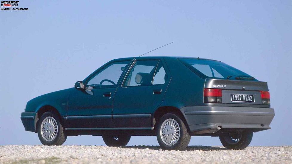 Zur richtigen Zeit am richtigen Ort: Als Ende 1989 die innerdeutsche Grenze fiel, hatte Renault mit dem 19 ein ziemliches neues Auto im Programm. Der 19 traf auf dem Gebiet der bald ehemaligen DDR voll ins Schwarze.