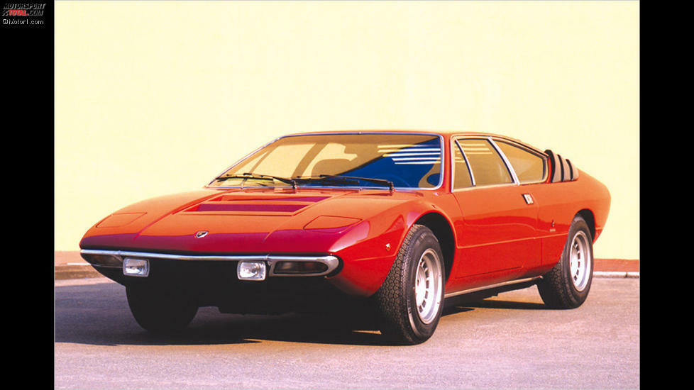 Lamborghini Urraco:Obwohl luxuriöser Supersportler, war der Urraco das Einstiegsmodell von Lamborghini. Statt mit teurem V12, wurde er von einem relativ kleinen V8-Motor angetrieben. Im Herbst 1970 debütierte der Urraco auf dem Turiner Salon mit dem Zusatzkürzel P250.