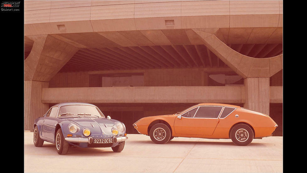 Alpine A 310: Für die Puristen gibt es nur eine wahre Alpine: die A 110 (links). Doch sie war eng und laut. Um mehr Kunden anzulocken und ein wenig beim Porsche 911 zu wildern, kam 1971 die A 310 heraus, ein 2+2-Sitzer mit zunächst 127 PS. 1976 wurde ein V6 mit 150 PS nachgereicht.