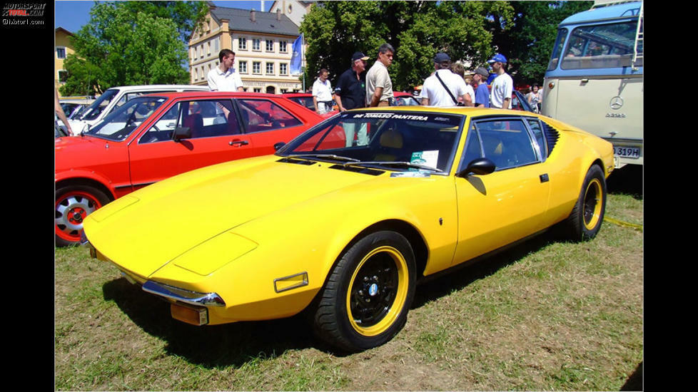 De Tomaso Pantera: Heute praktisch vergessen, lag De Tomaso in den 1970ern auf Augenhöhe mit Maserati oder Ferrari. Der rund 300 PS starke Pantera wurde von 1971 bis 1993 gebaut und war mit insgesamt 7.260 Exemplaren das erfolgreichste Modell der Marke.
