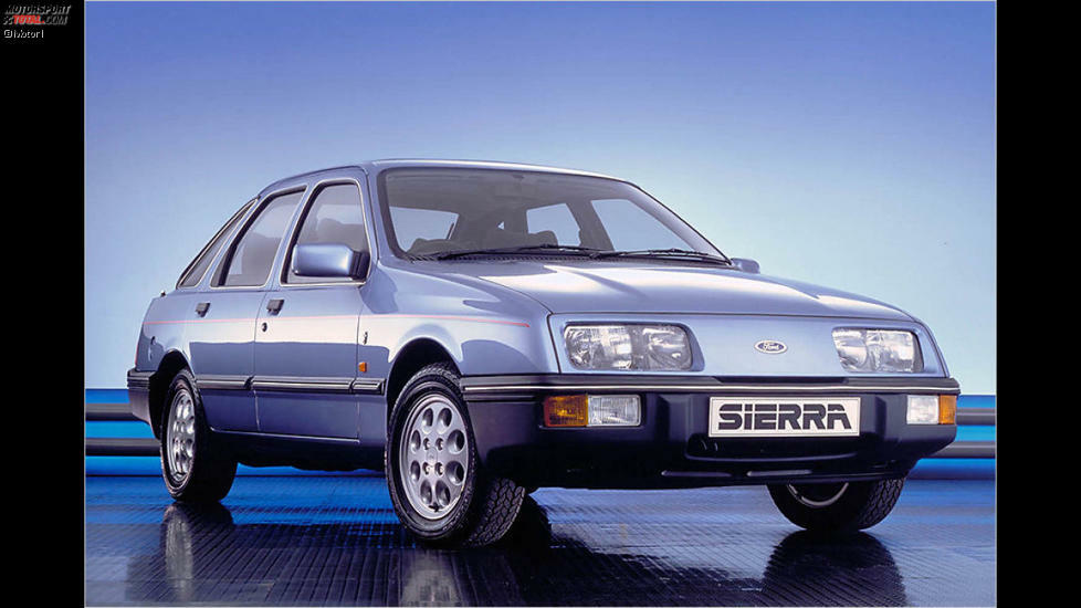 Ford Sierra: Ein Zweiliter-Vierzylinder mit zwei obenliegenden Nockenwellen. Ein Sechszylinder mit 2,8 Liter Hubraum. Hinterradantrieb. Klingt alles verdächtig nach 3er-BMW. Die Rede ist aber vom Ford Sierra. Dessen modernes Design und die volkstümliche Herkunft findet noch immer eher wenige Fans, hält aber die Preise niedrig.