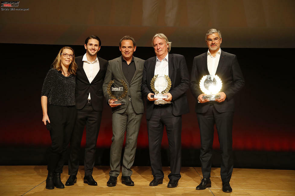 Elektro-Award für den Teamtitel in der Formel E: Bianca Garloff mit Daniel Abt (Fahrer), Hans-Jürgen Abt (Inhaber und Geschäftsführer Abt Sportsline), Peter Gutzmer (Stellvertretender Vorstandsvorsitzender und Vorstand für Technologie der Schaeffler AG) und Dieter Gass (Audi-Motorsportchef).