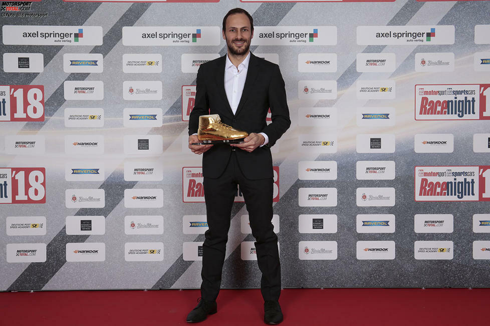 Gary Paffett mit dem Goldenen Schuh für den DTM-Champion 2018.