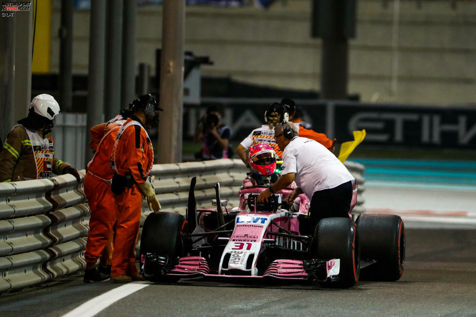 Esteban Ocon (3): An das starke Qualifying konnte er im Rennen nicht ganz anknüpfen. Beim Duell mit Verstappen wirkte er fast verängstigt - zumindest beim zweiten Überholmanöver. Nach Brasilien vielleicht ganz gut so. Letztendlich musste er sein Auto abstellen.