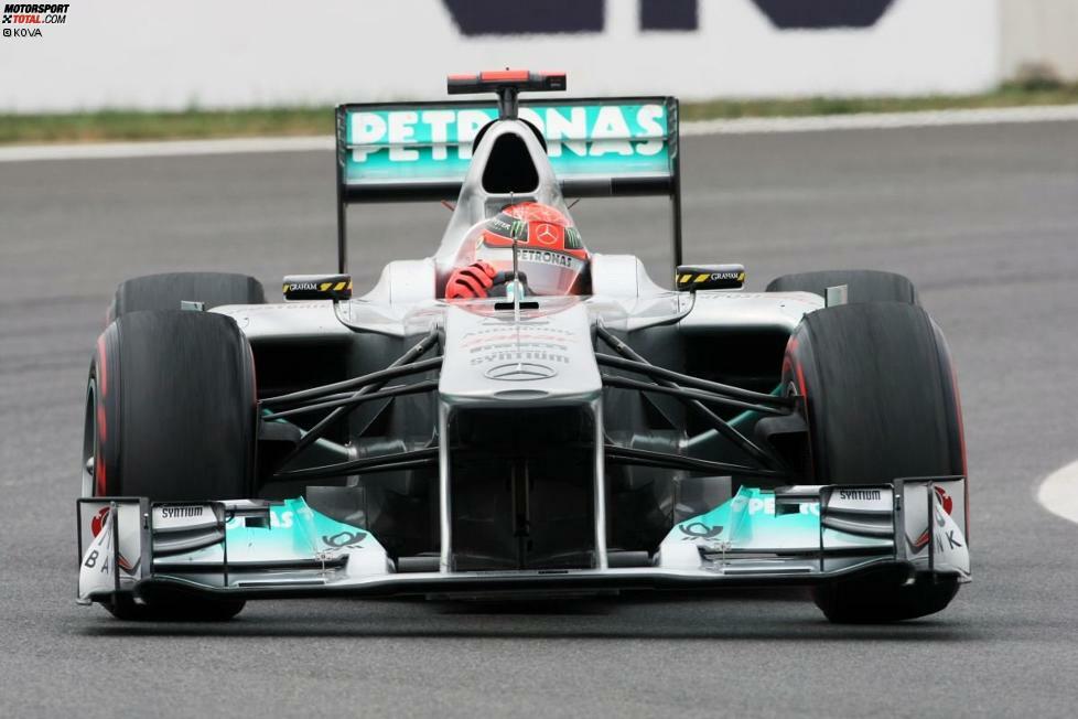 Mercedes MGP W02: Auch das Nachfolgemodell ist noch lange nicht reif für den Titel. Wie auch schon im Vorjahr bleibt Schumacher ohne Podestplatz. Auch Teamkollege Nico Rosberg, der 2010 immerhin dreimal Dritter wird, geht in diesem Jahr leer aus. Bilanz: 19 Rennen, 0 Siege, 0 Pole-Positions