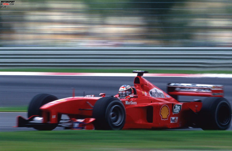 Ferrari F399: Was wäre gewesen, wenn ...? Der F399 hat das Potenzial, Ferraris erstes Weltmeisterauto seit 1979 zu werden. Doch nachdem sich Schumacher in Silverstone das Bein bricht und mehrere Rennen auslassen muss, geht der Titel auch 1999 wieder an Mika Häkkinen. Bilanz: 10 Rennen, 2 Siege, 3 Pole-Positions