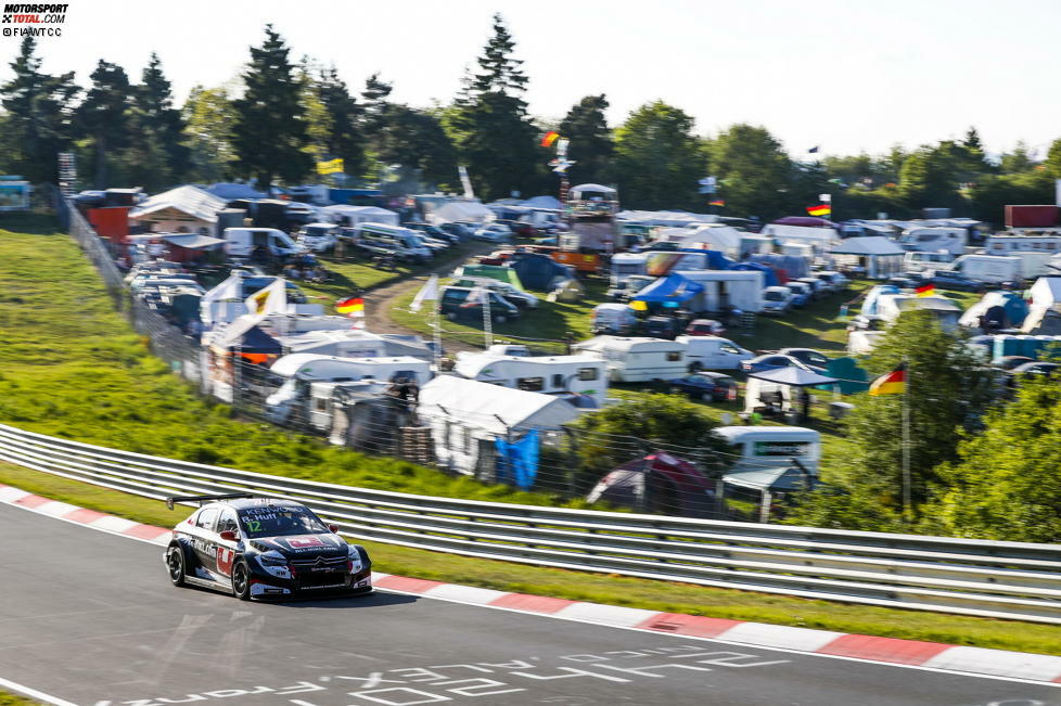 Motorsport gibt es hier aber weiterhin. Neben der VLN und dem 24-Stunden-Rennen fahren nach dem Formel-1-Aus unter anderem auch Langstrecken- und Tourenwagen-WM auf dem Grand-Prix-Kurs beziehungsweise der Nordschleife. Auch eine Rückkehr der Formel 1 in Zukunft ist nicht ausgeschlossen.