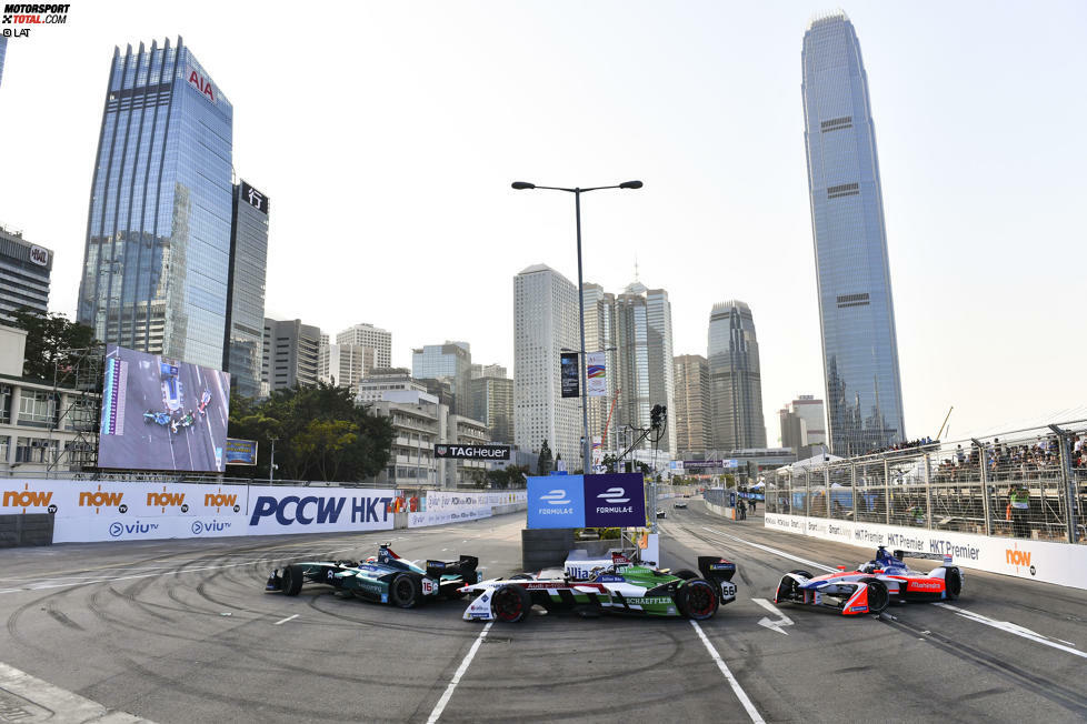 Daniel Abt und Lucas di Grassi starten mit einem dramatischen Wechselbad der Gefühle in die Saison: Beim Auftaktrennen in Hongkong, seinem ersten Auftritt mit der Startnummer 1, bleibt di Grassi nach einer Kollision ohne Punkte. Abt fährt auf Podiumskurs, bis ihn ein Problem beim Starten des zweiten Autos 20 Sekunden kostet.