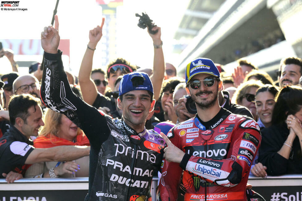 Die Entscheidung im WM-Duell 2024 fällt wieder erst beim Saisonfinale, in diesem Fall in Barcelona. Im Parc Ferme ist Rennsieger 