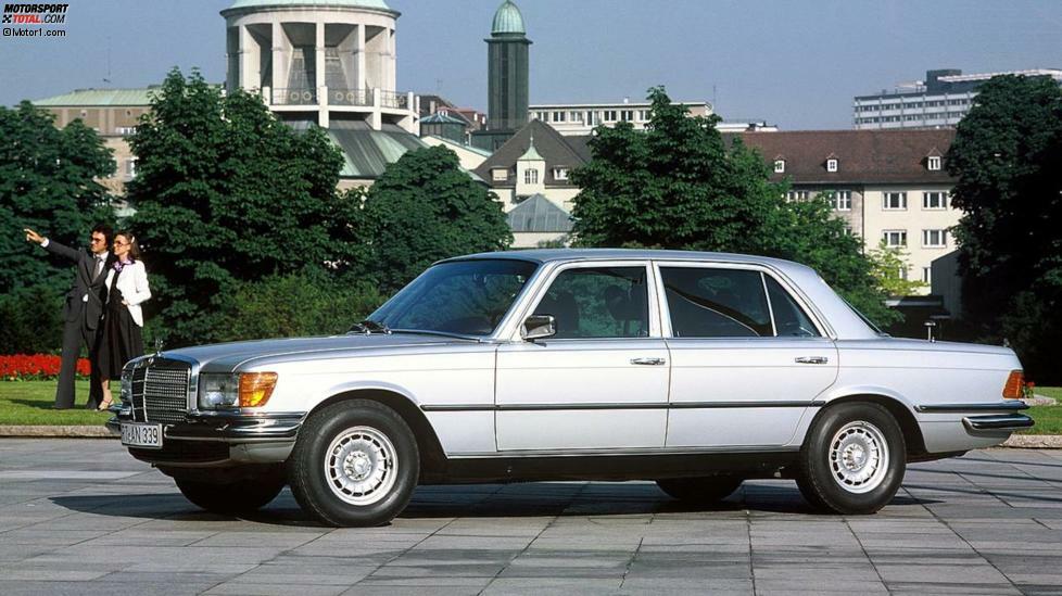 Platz 9: Mercedes 450 SEL. Etwas überraschend ist der neunte Platz für die Mercedes-Baureihe 116 (1972-1980) in Gestalt des 450 SEL. Besonders gesucht ist das Spitzenmodell der damaligen S-Klasse: 1975 erschien der 450 SEL 6.9 mit fast sieben Liter Hubraum. Durchschnittspreis heute: 27.990 Euro