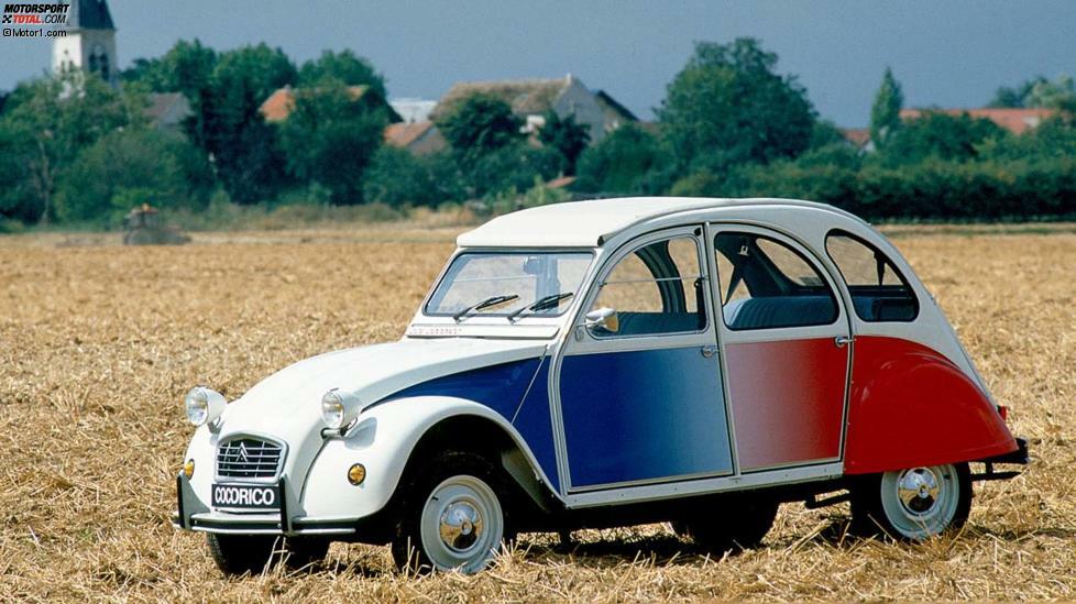 Platz 1: Citroën 2CV. Maximal 29 PS befinden sich unter der Haube des Citroën 2CV (1948 bis 1990). Die Ente ist der meistgesuchte Oldtimer auf AutoScout24. Ab 1981 verfügte der 2CV über Bremsscheiben an der Vorderachse. Durchschnittspreis heute: 12.885 Euro