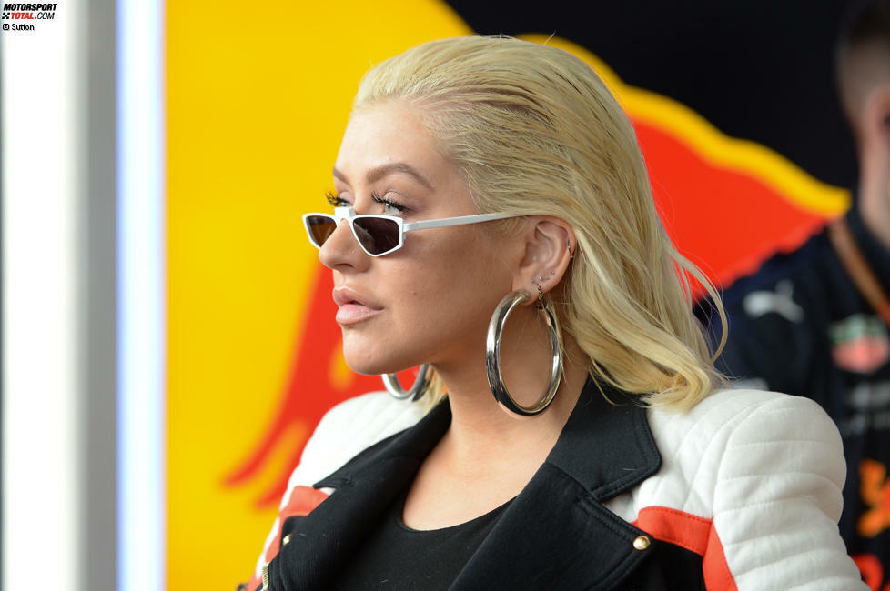 Sechs Jahre lang hielt sich Popstar Christina Aguilera im Hintergrund, doch beim Formel-1-Highlight in Baku war sie plötzlich omnipräsent. Jetzt durch die Bilder klicken!