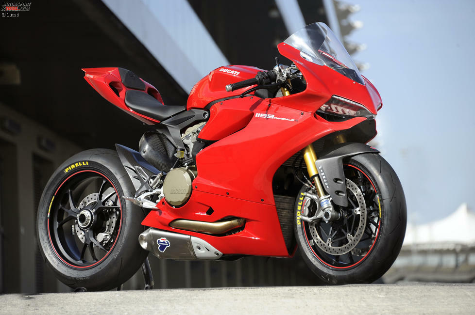 2012 präsentierte Ducati die Serienversion der 1199 Panigale, die ab 2013 in der Superbike-WM eingesetzt wurde.