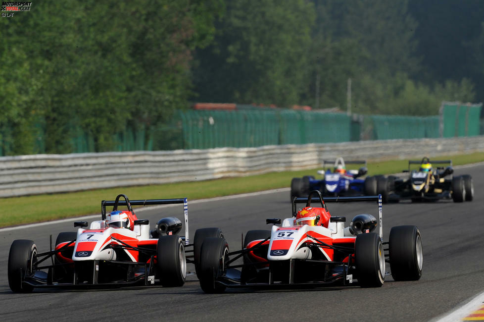 Doch auch mit der lange so erfolgreichen Meisterschaft ging es im neuen Jahrtausend bergab. Der Formelsport glich einem Chaos, und die Serie fiel sinkendem Interesse zum Opfer - auch weil eine Verschmelzung mit dem Deutschen Formel-3-Cup scheiterte. Die 2013 gegründete Britische Formel 4 ist die neue Britische F3 - jedoch ohne Historie.