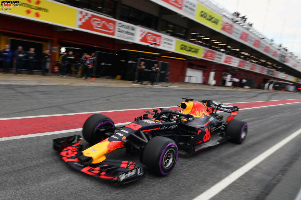Red Bull - 4 Sterne: Schon früh haben die Bullen eine gute Testform gezeigt, mussten sich aber auch über einige technische Probleme den Kopf zerbrechen. Das Team braucht endlich ein titelfähiges Auto, will man Daniel Ricciardo und Max Verstappen bei Laune halten. Die Frage ist: Wie groß ist das Renault-Defizit?