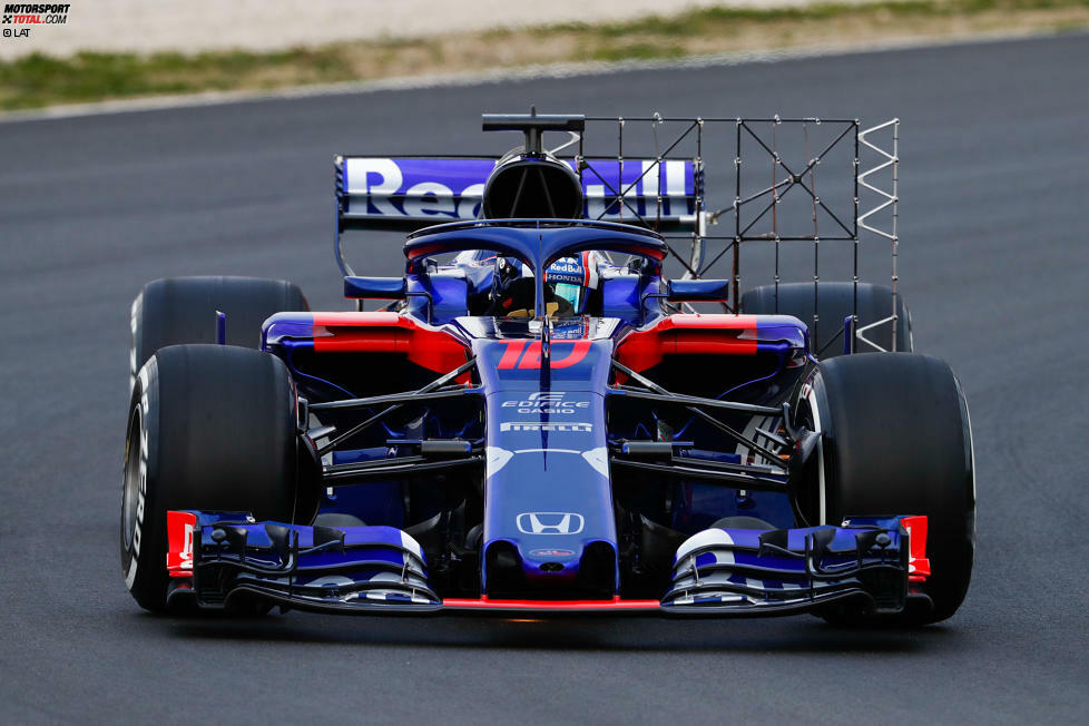 Toro Rosso schickte den STR13 mit etlichen Sensoren auf den Kurs, um die Aerodynamik des Fahrzeugs zu prüfen und wichtige Rückschlüsse für die Weiterentwicklung von Motorhaube, Heckflügel und Diffusor zu gewinnen.