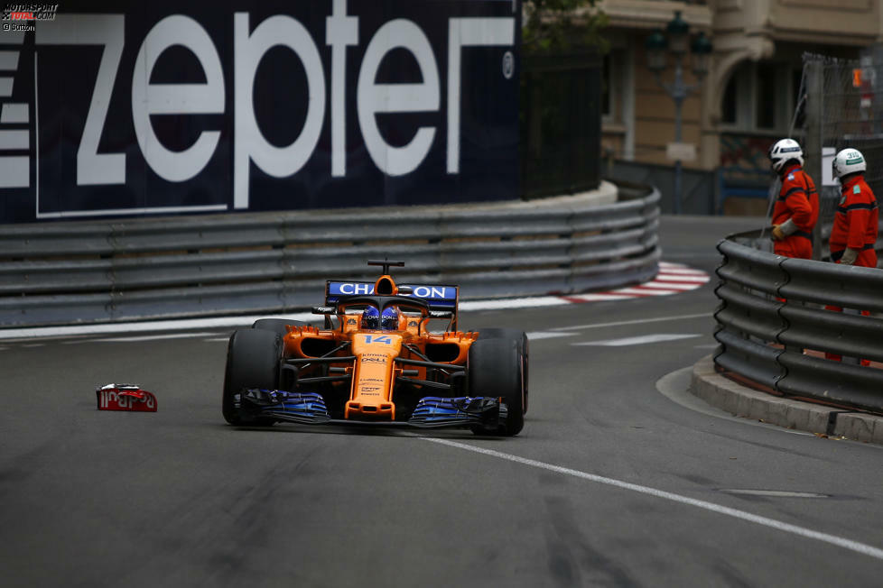 Fernando Alonso (3): Eigentlich sehen wir den Spanier bei 2,5, aber Halbnoten gibt's bei uns nicht. Vandoorne stellte er wie immer klar in den Schatten. Allerdings benötigte er auch dessen Schützenhilfe, um vor Verstappen zu bleiben. Bis ihn das Getriebe im Stich ließ. Sonst wäre P7 möglich gewesen.