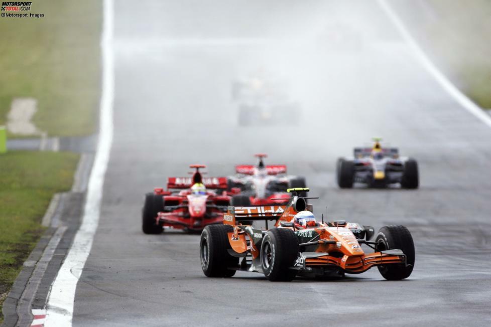 2007 erfolgt die nächste Umbenennung von Team und Auto. Mit einem Spyker F8-VII führt Markus Winkelhock bei seinem Formel-1-Debüt den chaotischen Regen-Grand-Prix auf dem Nürburgring zeitweilig an.
