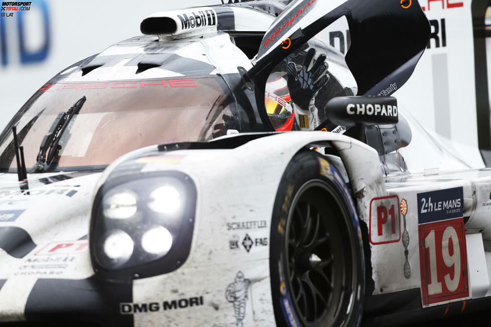 Im Jahr darauf gewinnt Hülkenberg im Nebenjob mit Porsche die 24 Stunden von Le Mans - mit nur einem Rennen Vorbereitung im LMP1-Auto.