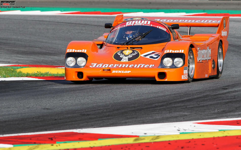 Bei der Legendenparade im Rahmen des Formel-1-Grand-Prix auf dem Red-Bull-Ring waren zahlreiche Motorsport-Idole mit von der Partie. Niki Lauda, Gerhard Berger und Co. waren in historischen Fahrzeugen aus der Deutschen Rennsport-Meisterschaft unterwegs.