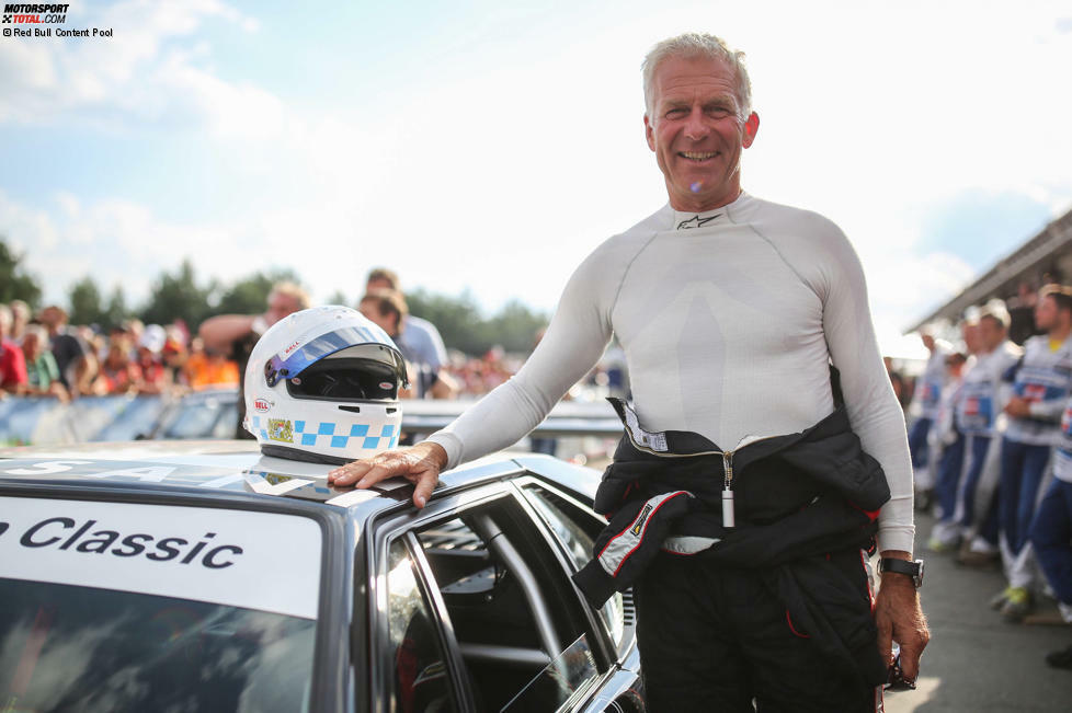 Bei der Legendenparade im Rahmen des Formel-1-Grand-Prix auf dem Red-Bull-Ring waren zahlreiche Motorsport-Idole mit von der Partie. Niki Lauda, Gerhard Berger und Co. waren in historischen Fahrzeugen aus der Deutschen Rennsport-Meisterschaft unterwegs.