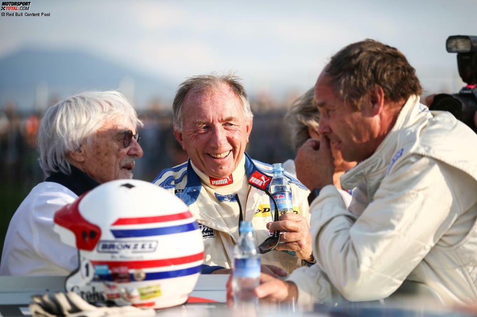 Bei der Legendenparade im Rahmen des Formel-1-Grand-Prix auf dem Red-Bull-Ring waren zahlreiche Motorsport-Idole mit von der Partie. Niki Lauda, Gerhard Berger und Co. waren in historischen Fahrzeugen aus der Deutschen Rennsport-Meisterschaft unterwegs.