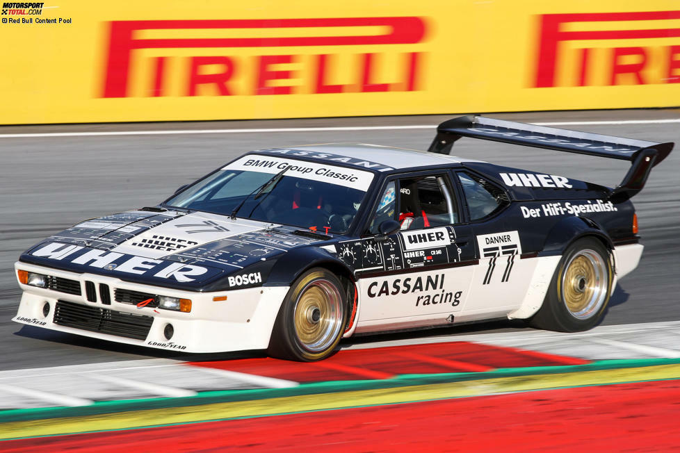 Bei der Legendenparade im Rahmen des Formel-1-Grand-Prix auf dem Red-Bull-Ring waren zahlreiche Motorsport-Idole mit von der Partie. Niki Lauda, Gerhard Berger und Co. waren in historischen Fahrzeugen aus der Deutschen Rennsport-Meisterschaft unterwegs.