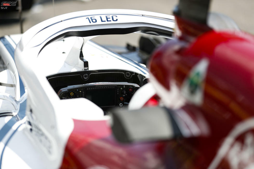 Lenkrad des Sauber C37 von Charles Leclerc und Marcus Ericsson.