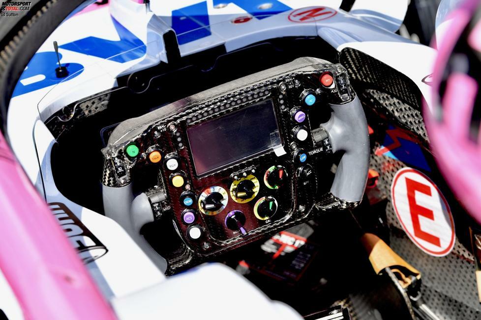 Lenkrad des Force India VJM11 von Sergio Perez und Esteban Ocon.