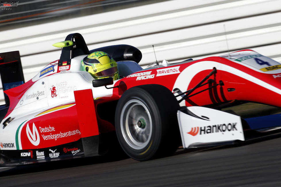 Mick Schumachers Bilanz in der Formel-3-EM 2018: 14 Podestplätze in 30 Rennen, darunter 8 Siege. 7 dieser Siege erzielte er in der zweiten Saisonhälfte, davon 5 in Folge!