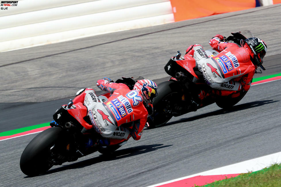 Platz 8: Ducati-Kleinkrieg - So richtig gut kommen Andrea Dovizioso und Jorge Lorenzo nicht miteinander aus. Bereits zu Saisonbeginn fliegen die ersten Giftpfeile zwischen den beiden Seite der Ducati-Garage hin und her. Unter anderem wirft Lorenzo 