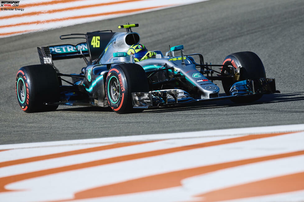 Ende 2019 darf Rossi in Valencia den Mercedes testen, während Formel-1-Weltmeister Lewis Hamilton die MotoGP-Yamaha ausprobieren darf. Es ist in erster Linie eine PR-Veranstaltung von Sponsor Monster Engergy.