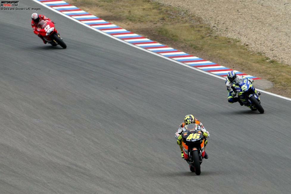 #9: Grand Prix von Tschechien 2003 in Brünn: Valentino Rossi (Honda) 0,042 Sekunden vor Sete Gibernau (Gresini-Honda)