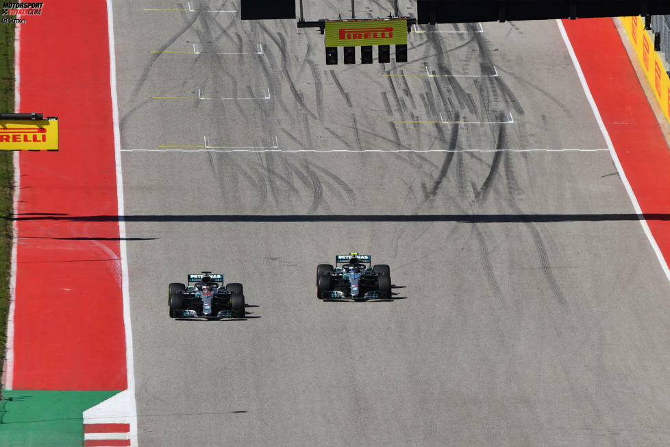 Valtteri Bottas (4): Dass er Hamilton zweimal vorbeilassen musste, hat ein paar Sekunden gekostet. Dass die Reifen am Mercedes schnell abbauten, war auch eine Sache des Chassis. Und trotzdem: Abstand auf Hamilton in Summe zu groß, gegen Vettel im Finish zu wenig Gegenwehr. Das ist für eine Drei zu wenig.