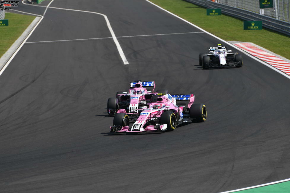 Esteban Ocon (4): Die Frage ist: Wie gut - oder eher schlecht - war der Force India an diesem Wochenende? Denn dass auch Ocon in Qualifying und Rennen weit hinten war, spricht eher gegen das Fahrzeug. Beide Fahrer gleich zu bewerten, ist in einem höhepunktlosen Rennen die logische Konsequenz.