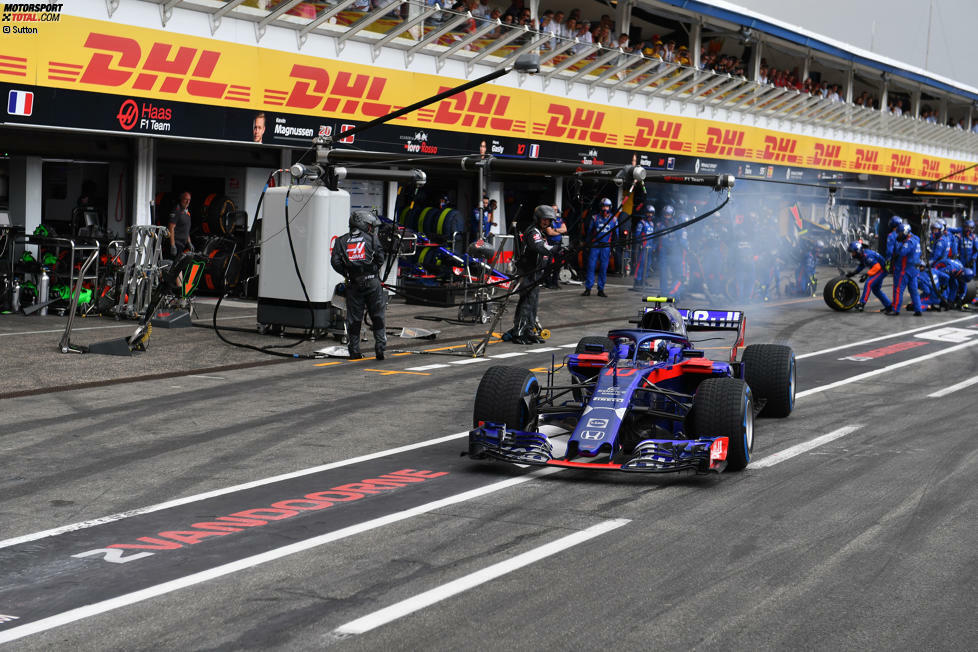 Pierre Gasly (4): Für die Strafversetzung kann er nichts, doch schon das Qualifying war nicht berauschend. Auch der Wechsel auf Full-Wets (!) geht nicht auf seine Kappe, der Abflug in das Kiesbett trotz fehlenden Grips schon. Das Wochenende muss der Franzose schnell abhaken.